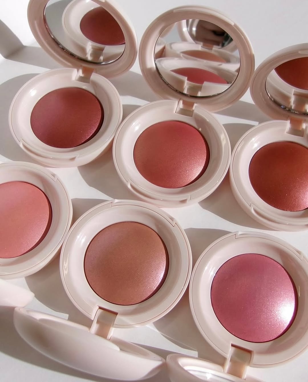Rare beauty- (soft pinch luminous powder blush)